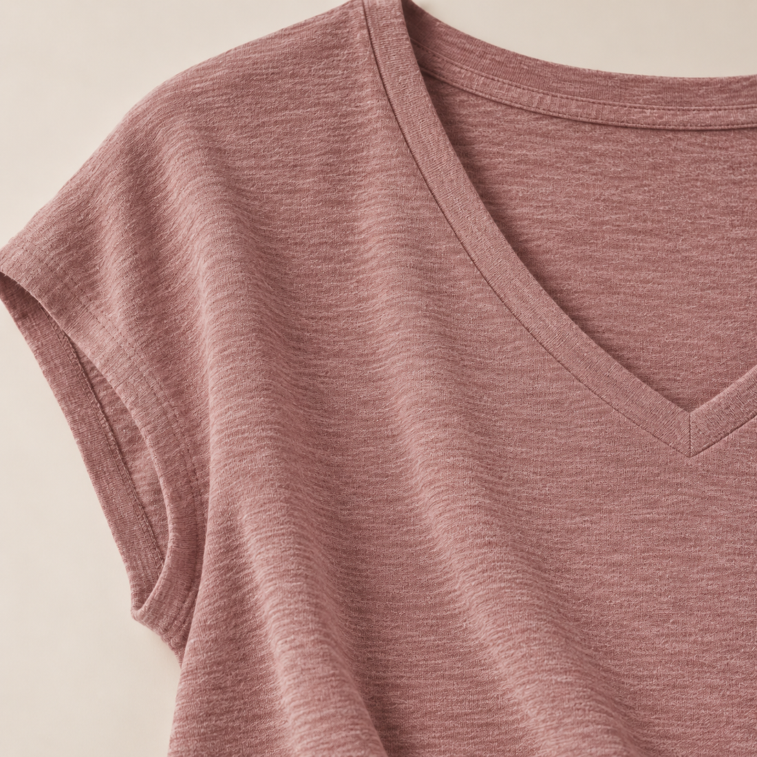 T-shirt til dame med V-hals