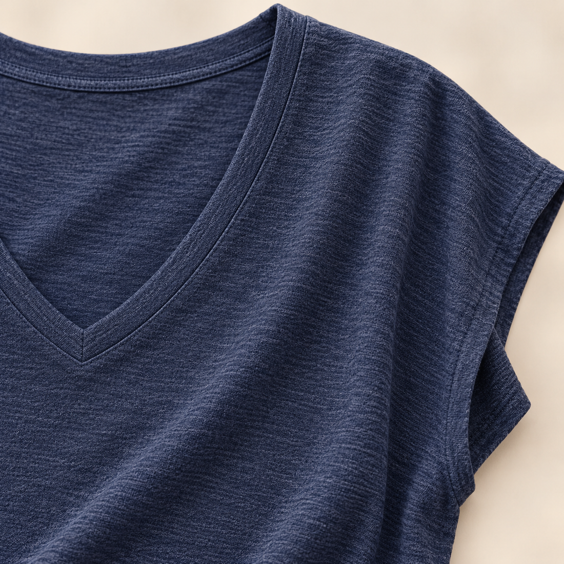 T-shirt til dame med V-hals